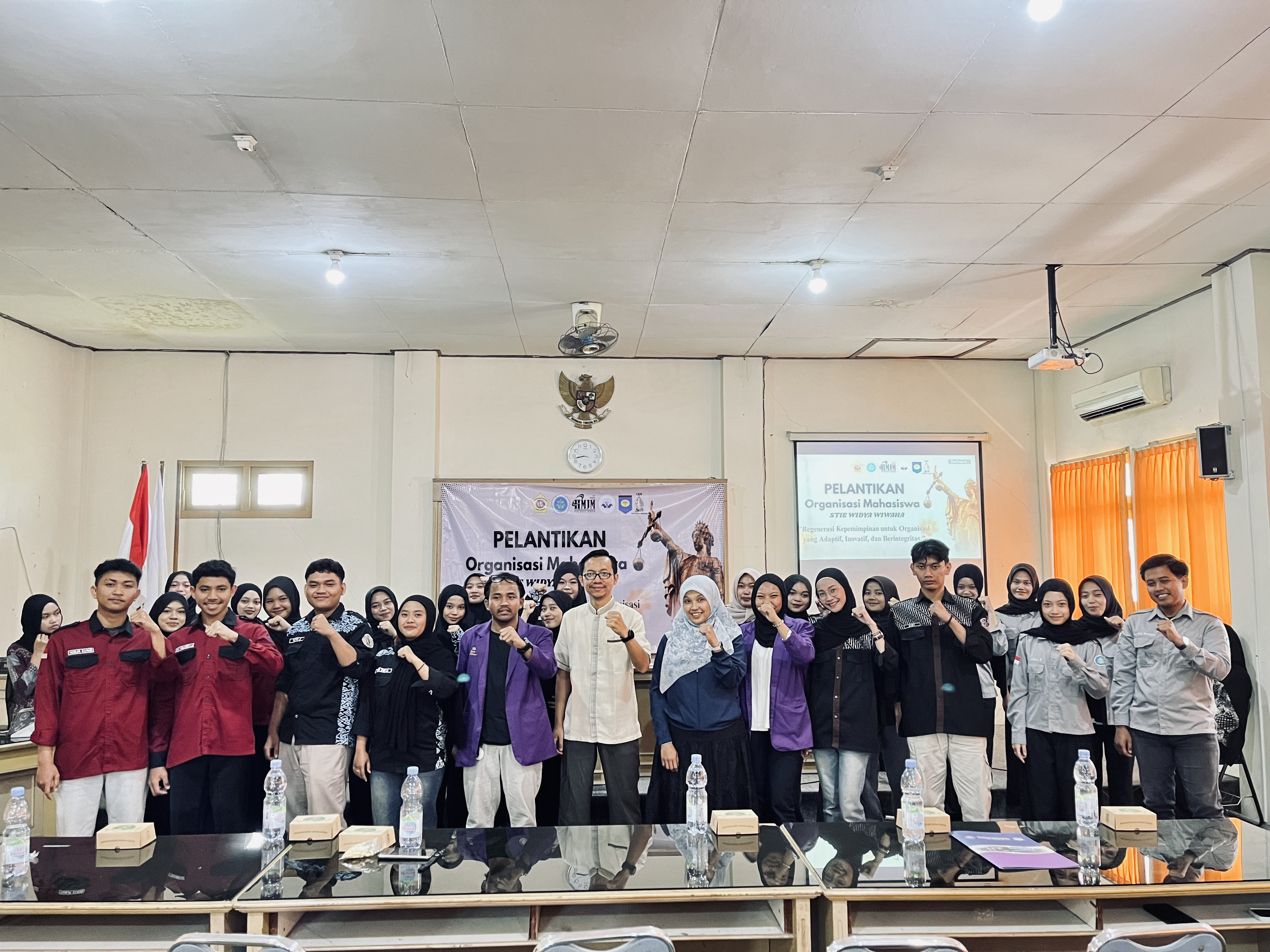 STIE Widya Wiwaha Resmi Melantik Pengurus Organisasi Mahasiswa Tahun 2026