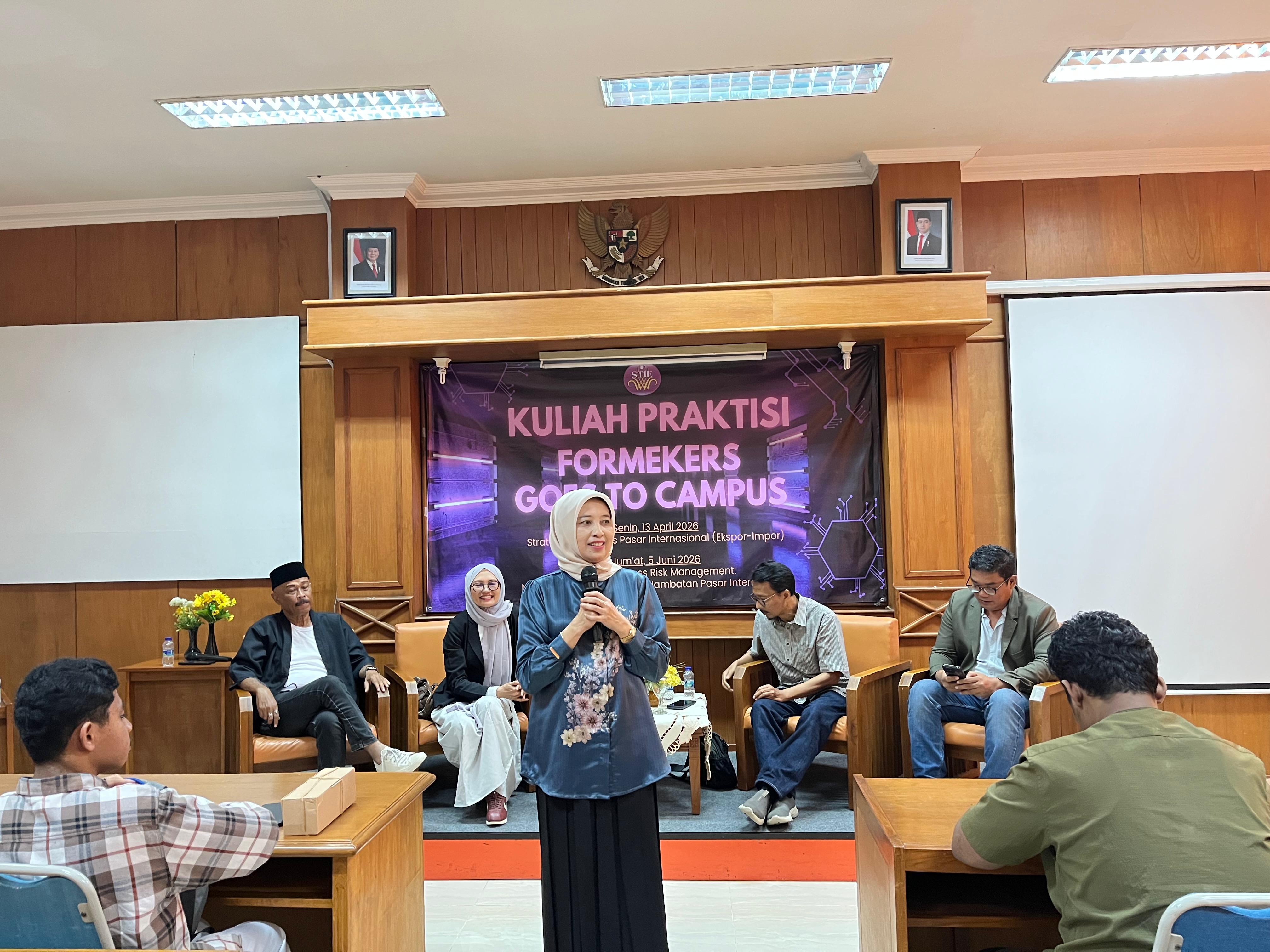 STIE Widya Wiwaha Selenggarakan Kuliah Praktisi Formekers Goes to Campus