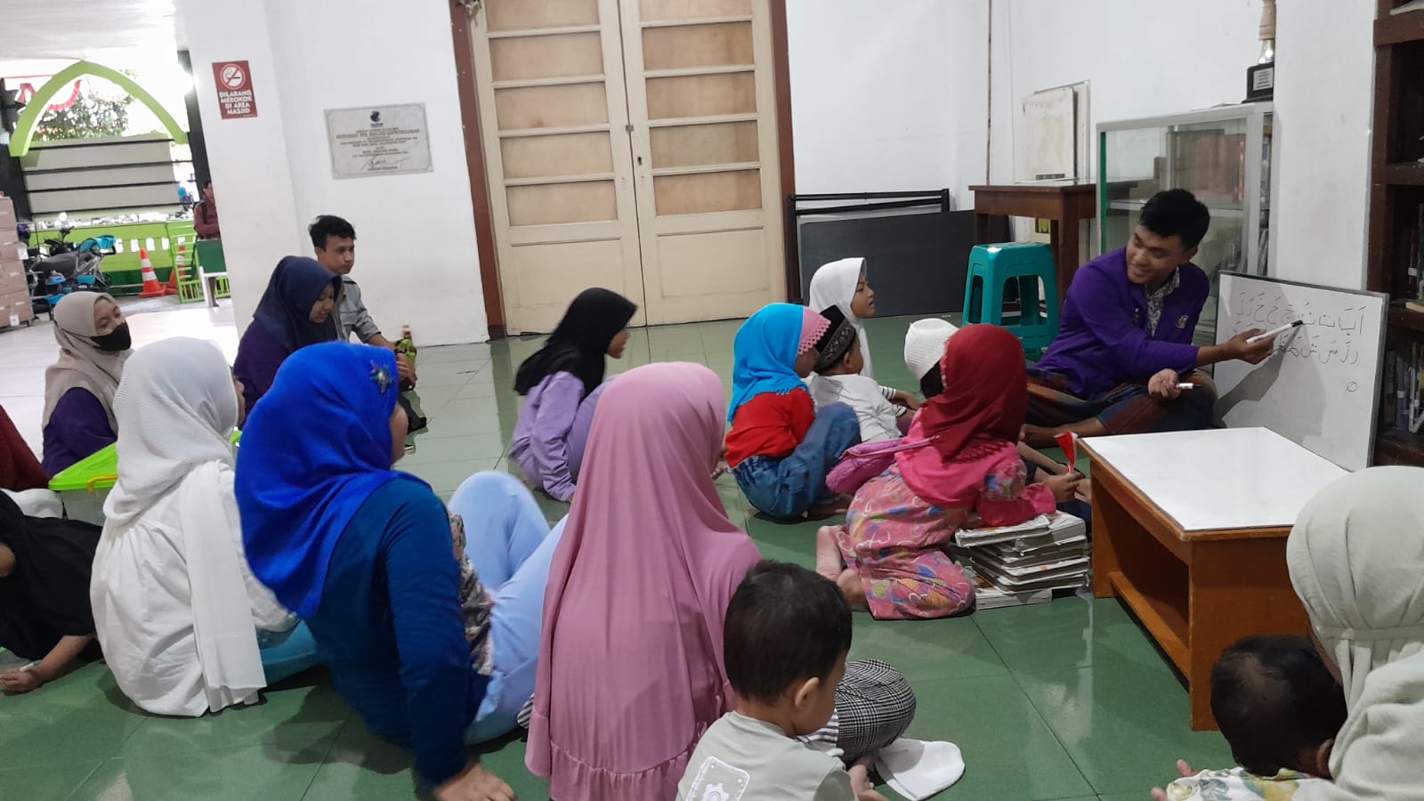 Tebar Manfaat melalui Pendidikan Al-Qur’an, Mahasiswa Asrama Al-Fatih Dampingi Santri TPA