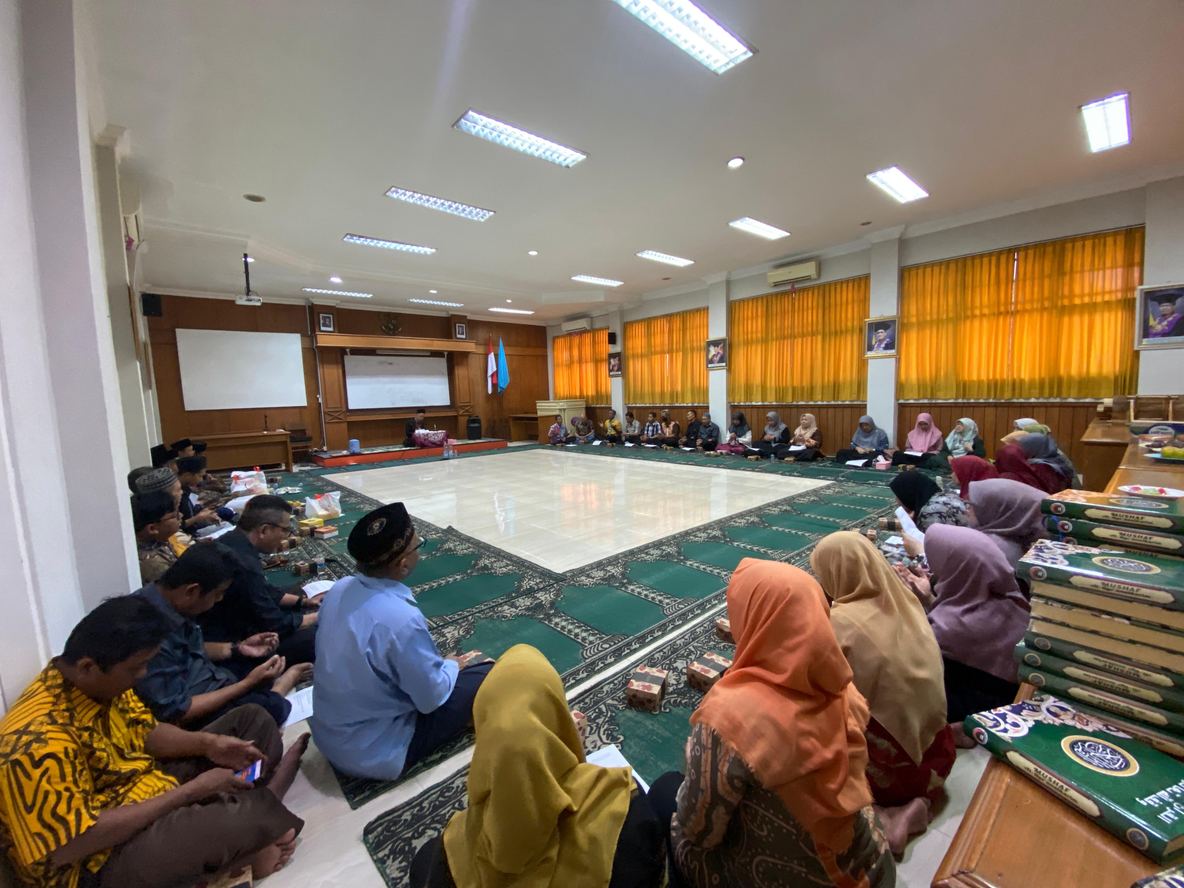 Strengthen the sense of family and Academic Ties at STIE Widya Wiwaha